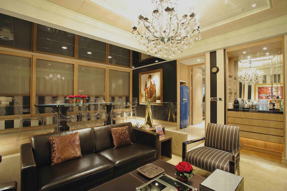 Éclat Suite