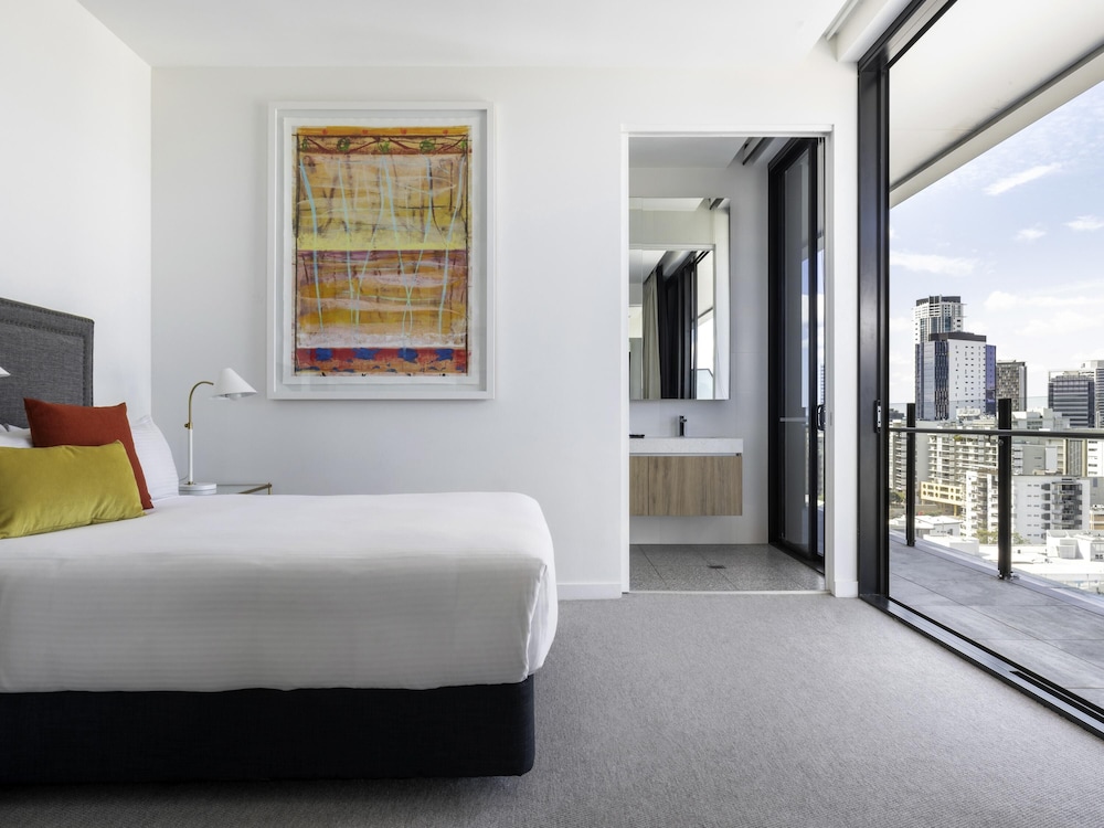 Penthouse, Multiple Beds