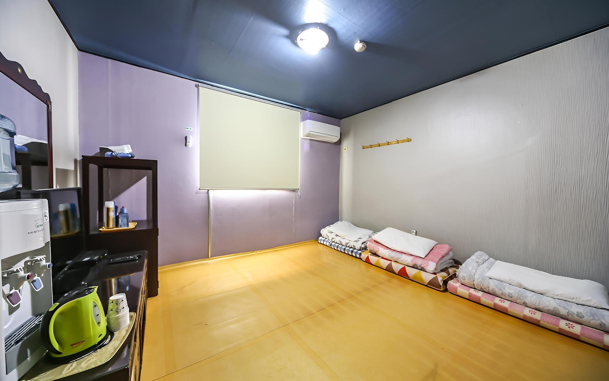 Room (Korean Room (Small Room)) - Photo 1