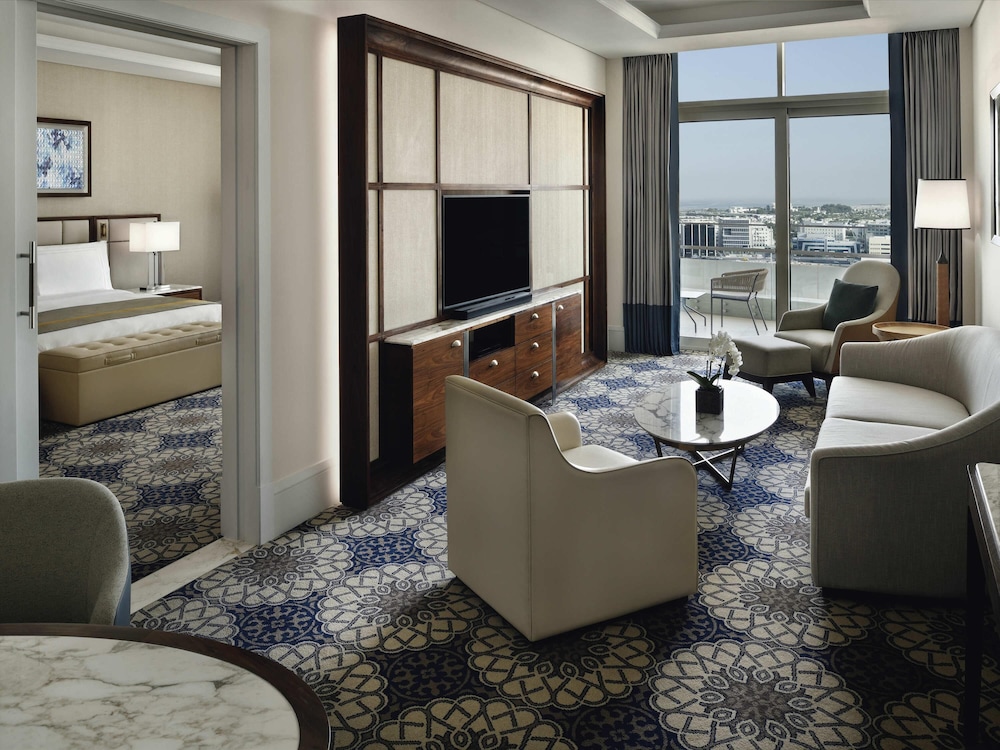 Family Room, Connecting Rooms