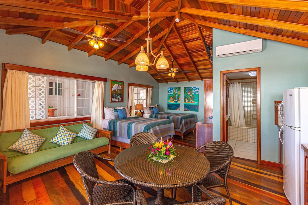 Premier Studio Suite, 2 Double Beds, Balcony, Partial Ocean View photo 1