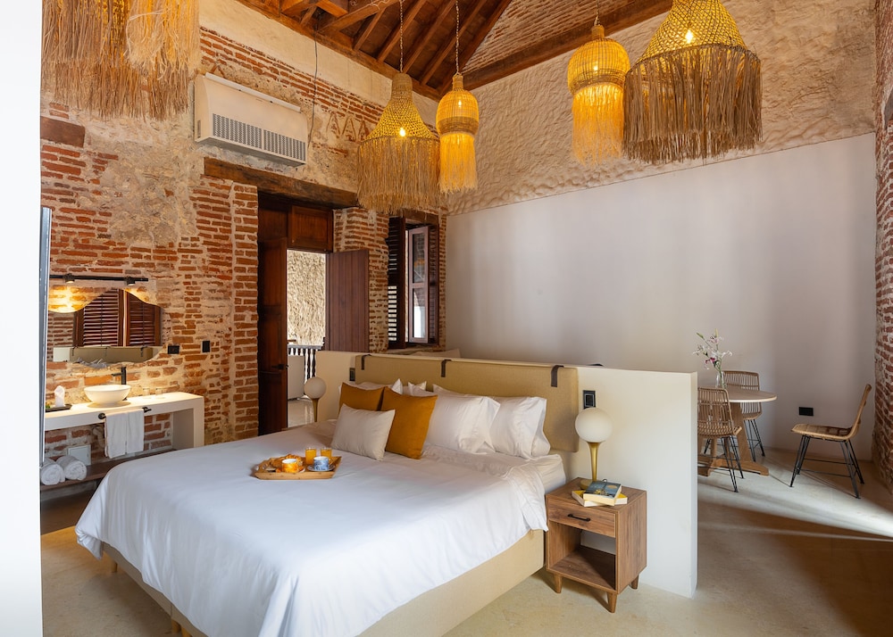 Junior Room, 1 Bedroom, Non Smoking, Private Bathroom