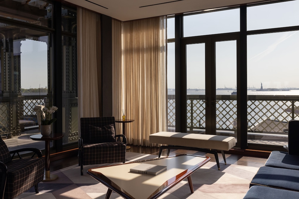 Presidential Suite, Terrace (Bartholdi)
