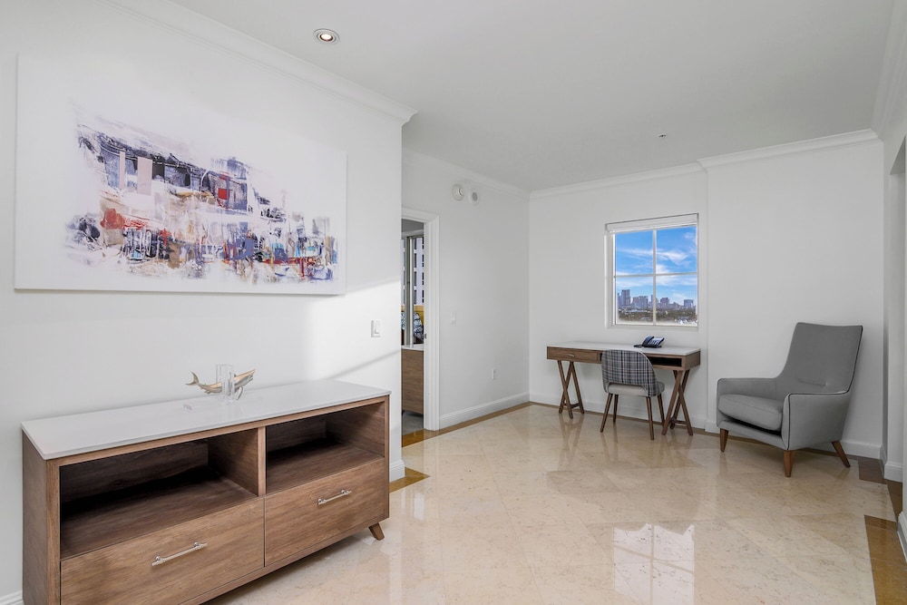 Penthouse, Multiple Beds - Photo 11