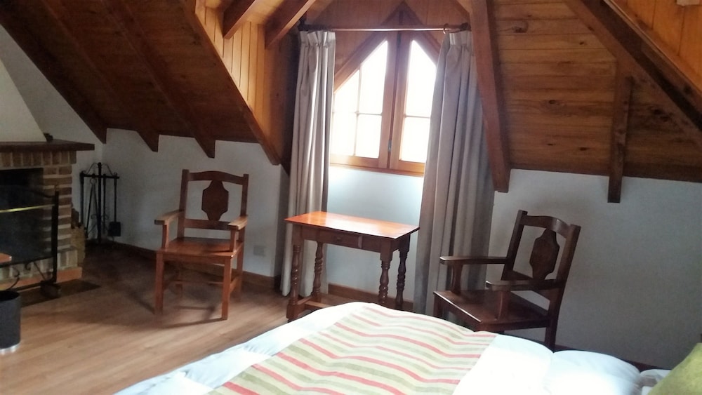 Superior Room, 1 Queen Bed photo 2
