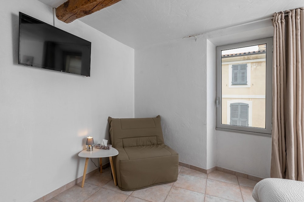 Comfort Studio, 1 Bedroom photo 3