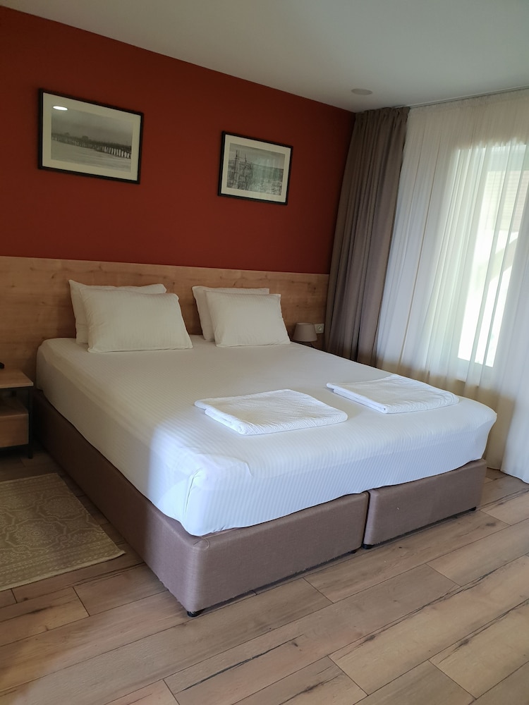 Superior Double or Twin Room - Photo 4