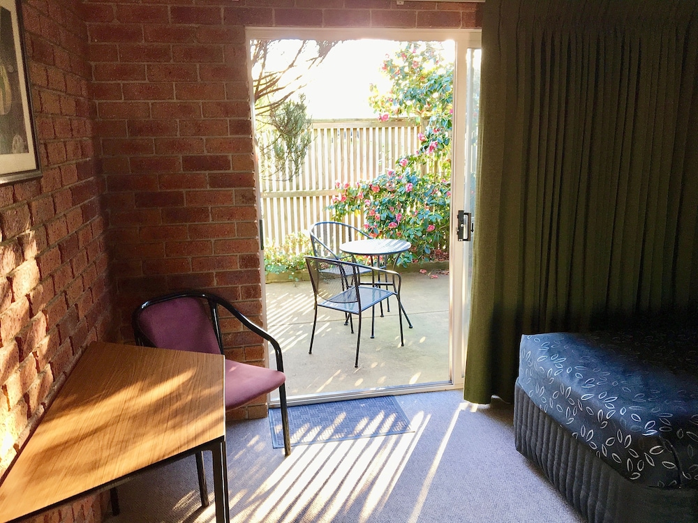 Twin Room with Courtyard photo 3
