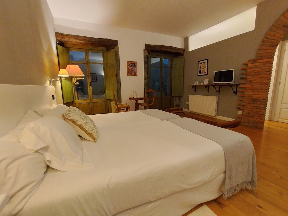 Deluxe Double Room - Photo 5