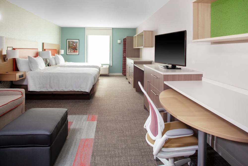 Suite, Multiple Beds, Accessible (Roll-in Shower, 2 Queen Beds&Sofa Bed) photo 2