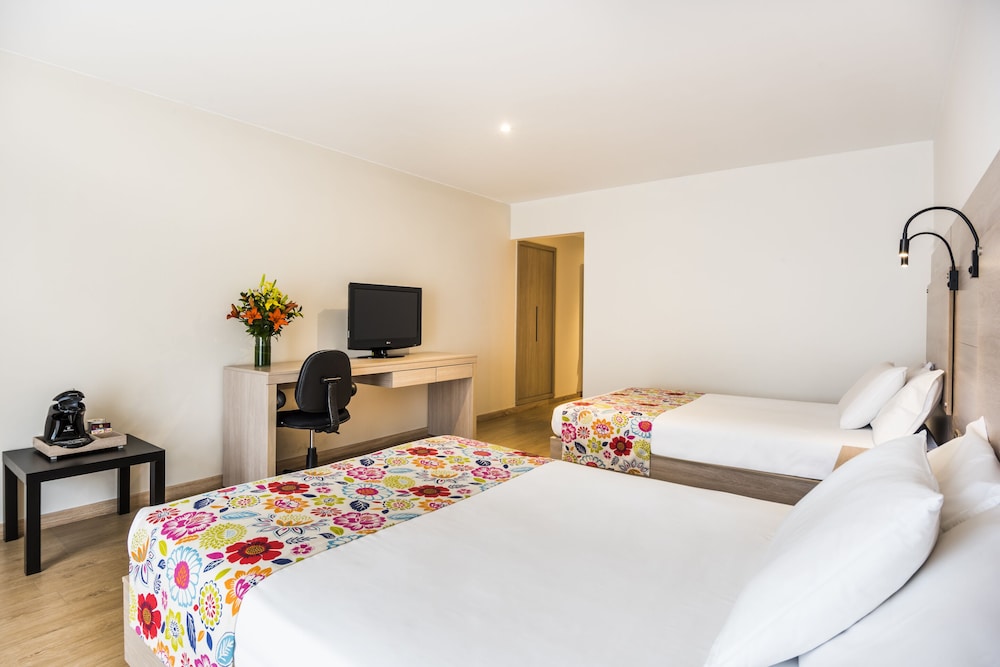 Superior Room, 2 Double Beds - Photo 2