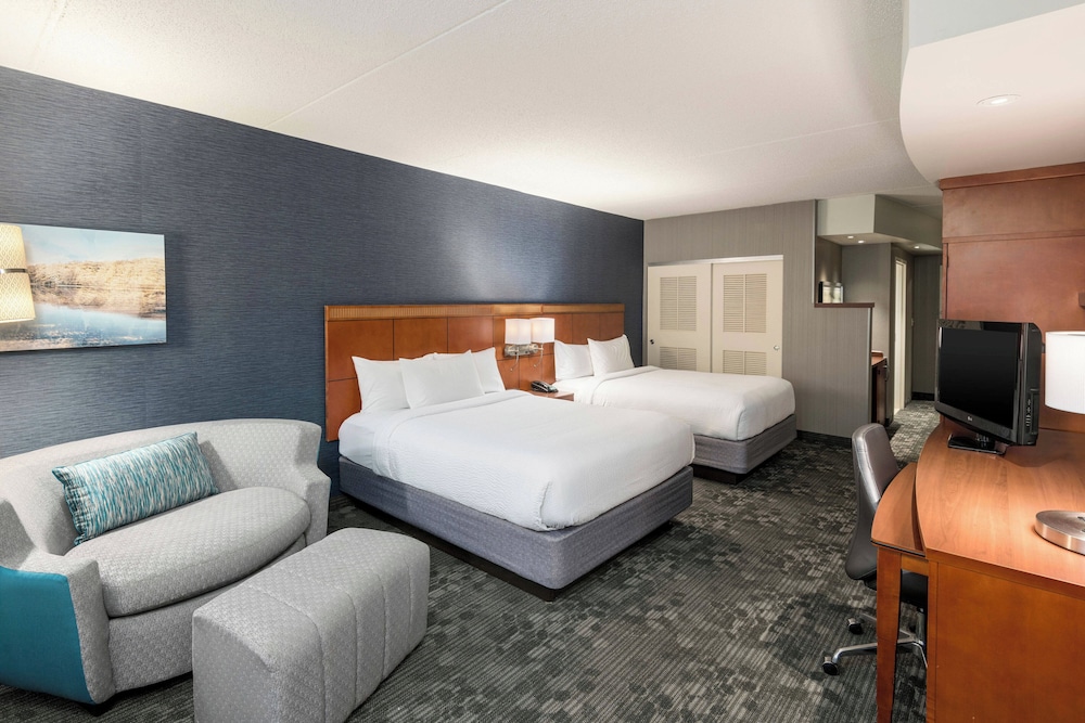 Room, Multiple Beds - Photo 1