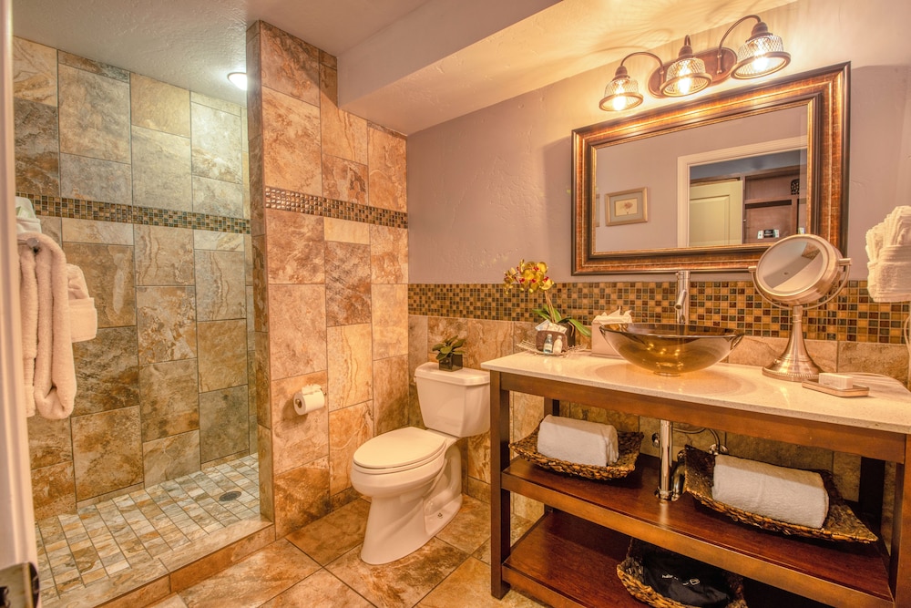 Studio Suite - Photo 3