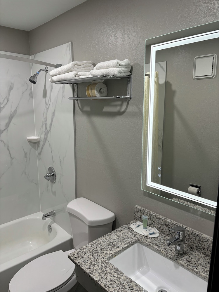 Deluxe Room, 2 Queen Beds, Non Smoking - Photo 4