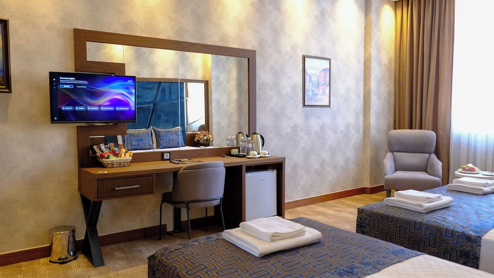 Deluxe Twin Room, City View photo 2
