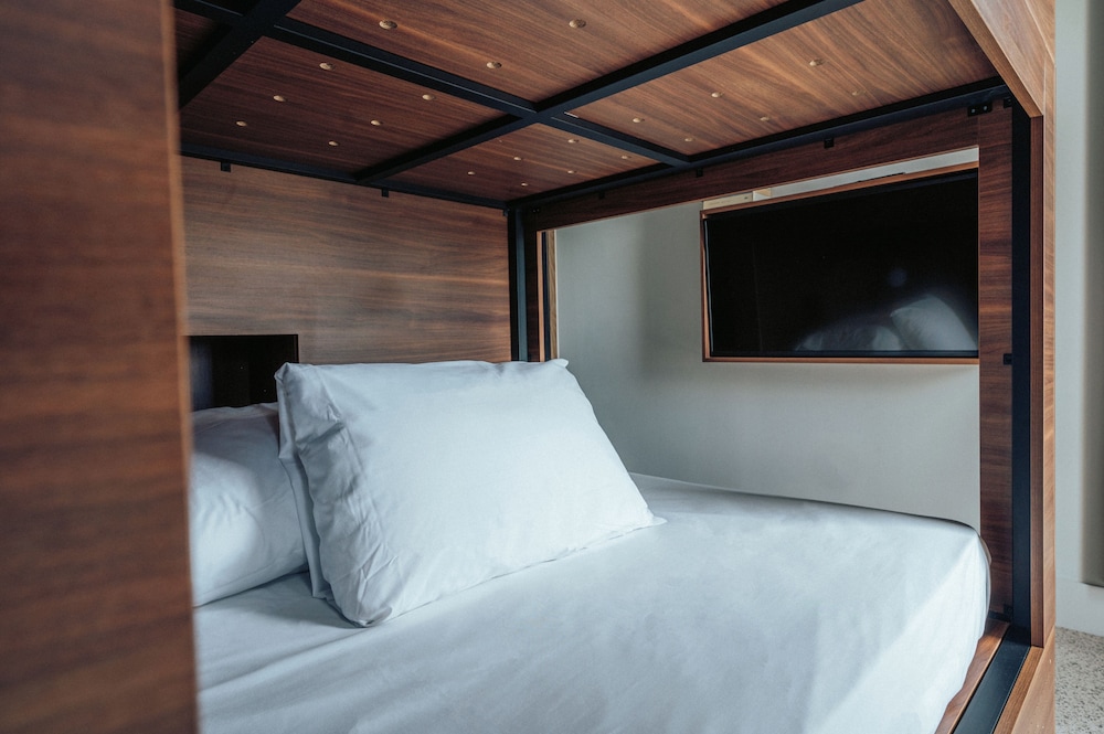 Basic Double or Twin Room - Photo 5