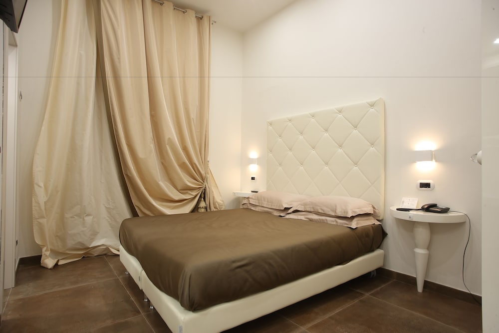 Double Room - Photo 4