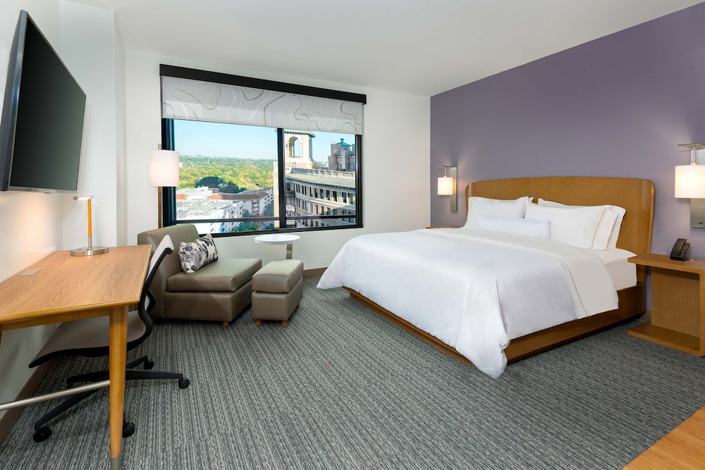 Standard Room, 1 King Bed - Photo 1
