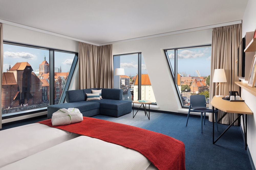 Premium Room, 1 King Bed, River View - Photo 13