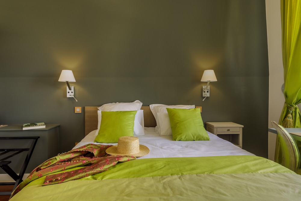 Deluxe Double Room (Van Gogh) - Photo 1