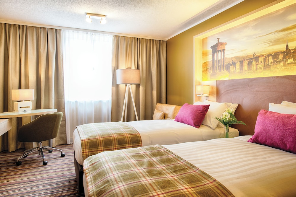 Standard Room 3 Single Beds