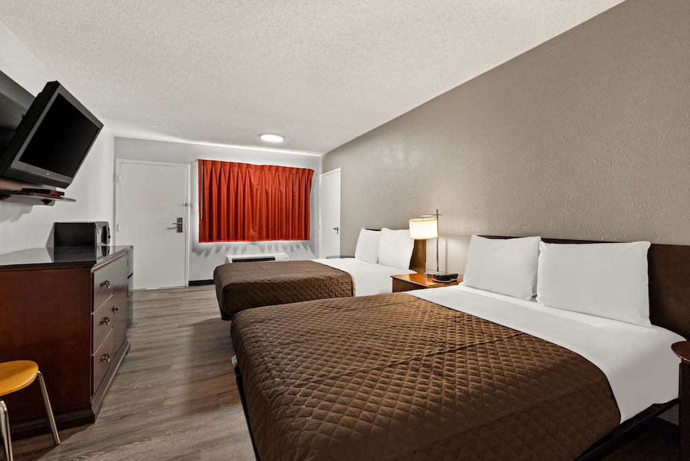 Standard Room, 2 Double Beds, Non Smoking - Photo 6