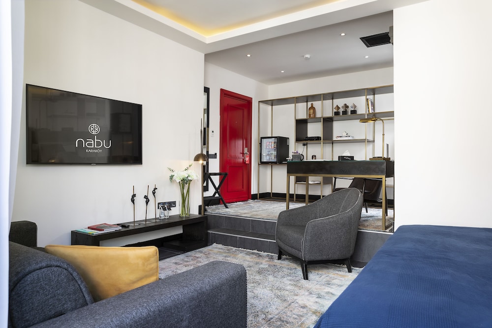 Junior Studio Suite, 1 King Bed, Balcony, City View photo 1
