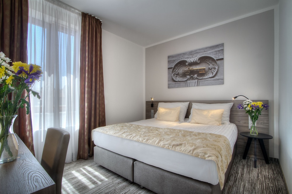 Double Room Single Use