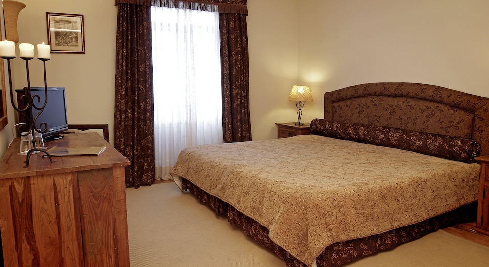 Basic Double or Twin Room, 1 Double or 2 Twin Beds