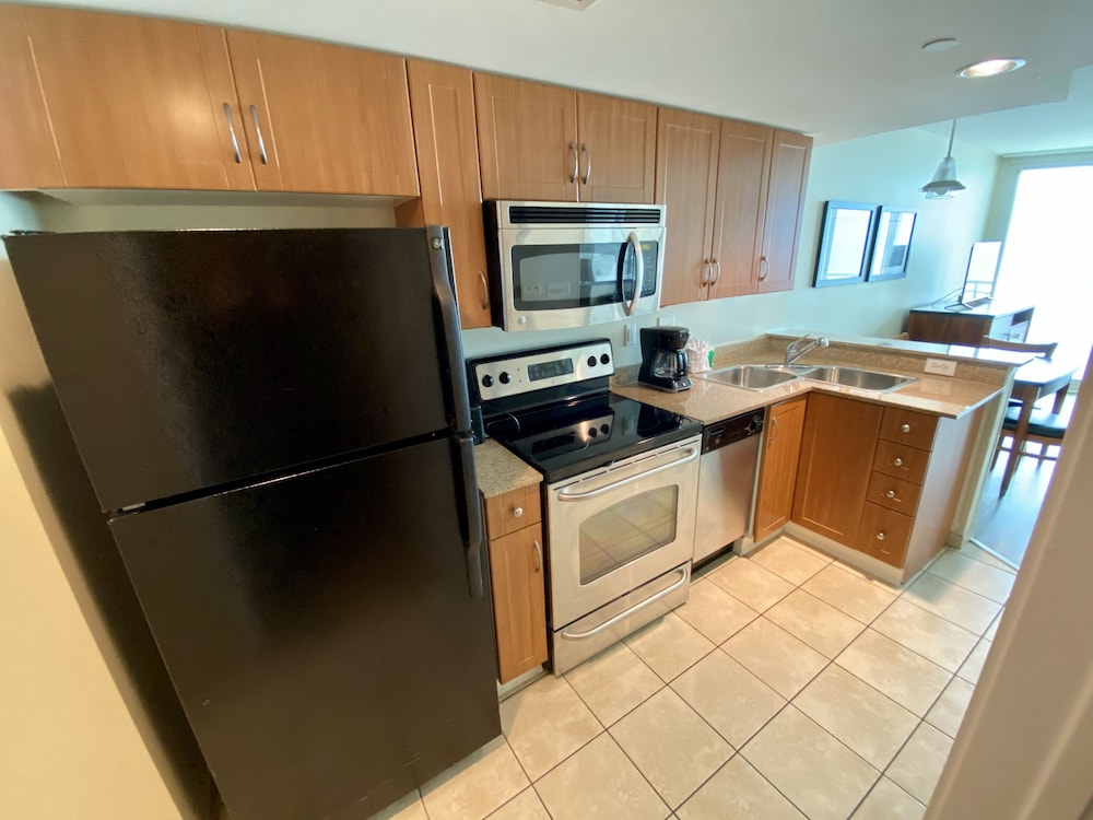 Managers Pick- Best Value Room (Will Sleep up to 4 Adults), Full Kitchen - Photo 4