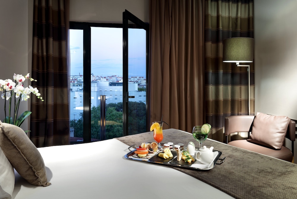 Junior Suite, 1 King Bed with Sofa bed