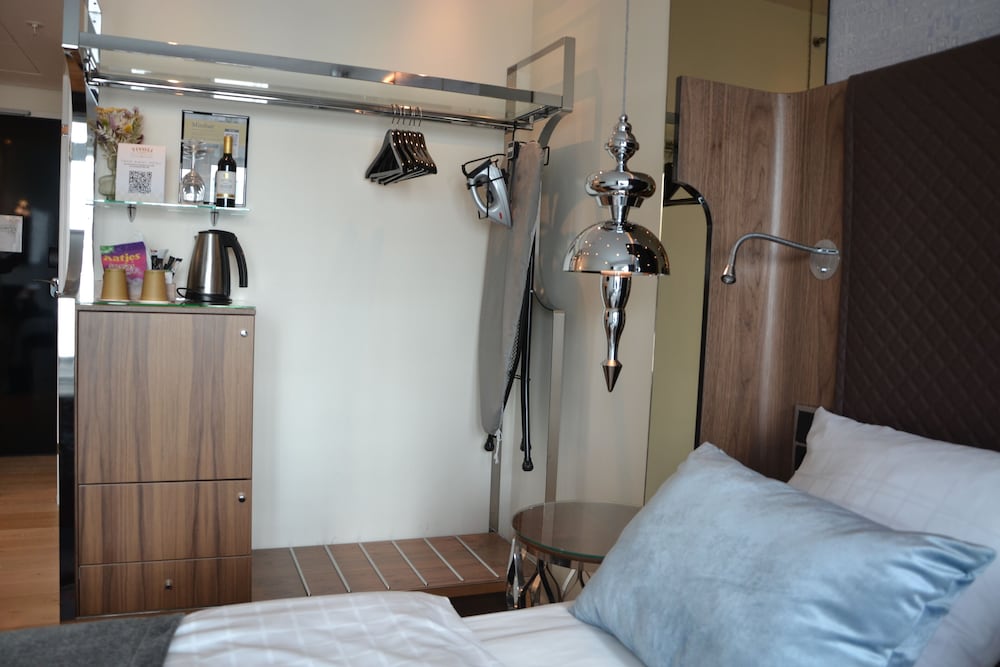 Standard double room with a double bed or twin beds - Photo 4