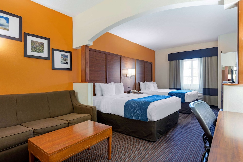 Suite, Multiple Beds, Non Smoking - Photo 1