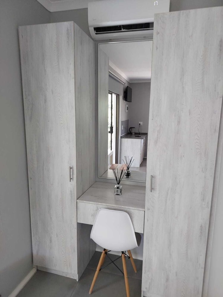 Standard Room photo 2
