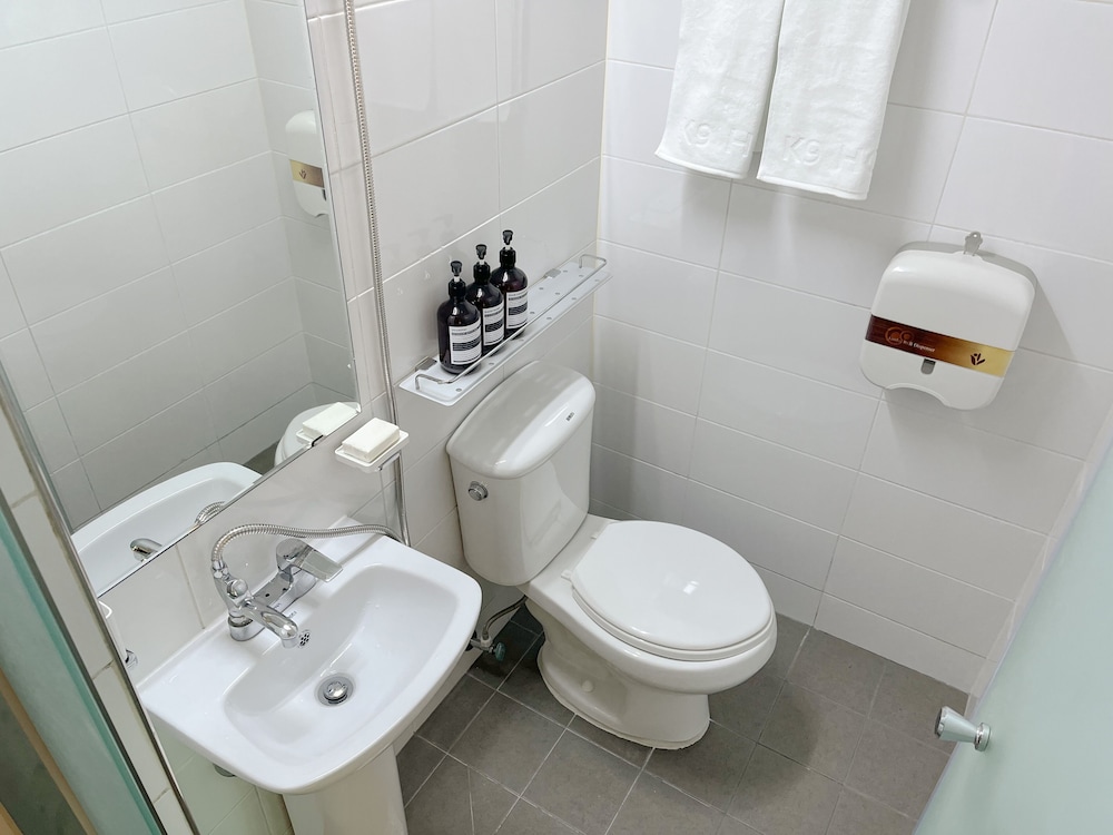 Economy Double Room - Photo 4