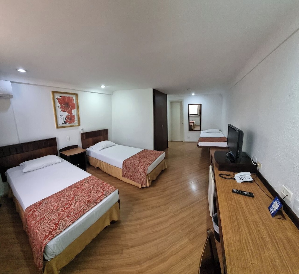 Standard Triple Room, Multiple Beds - Photo 5