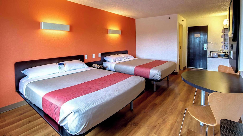 Standard Room, 2 Queen Beds, Non Smoking, Kitchenette photo 3