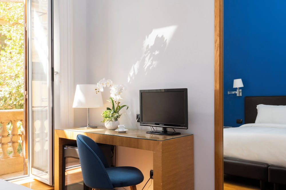 Standard Double Room, City View photo 2
