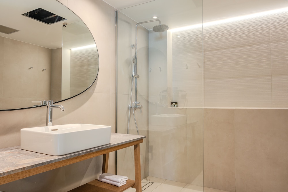 Premium One bedroom Suite with sea view - Photo 11