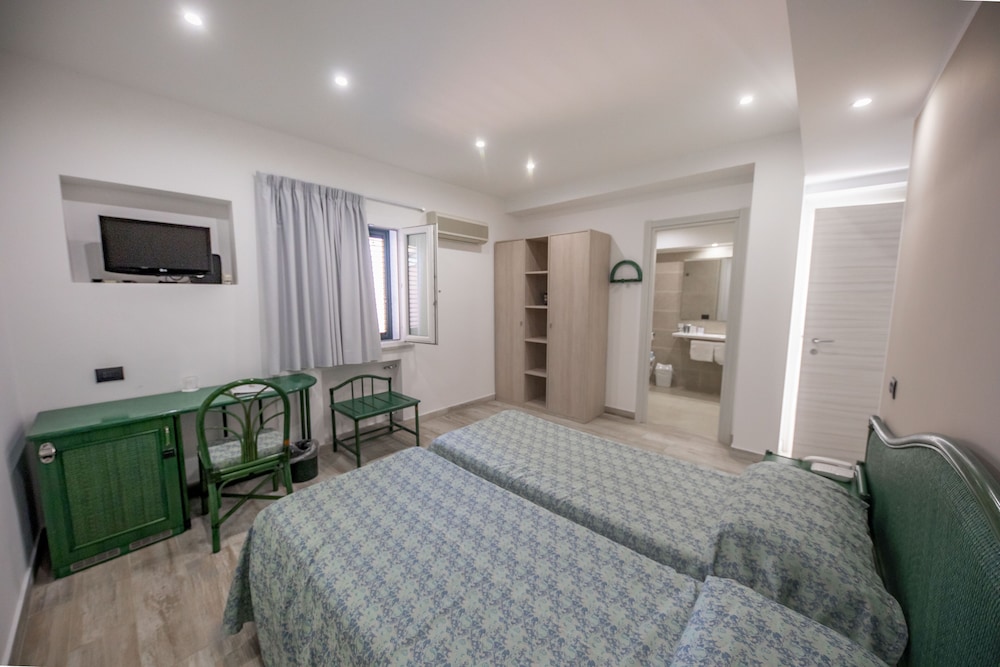 Comfort Double or Twin Room, Annex Building - Photo 4