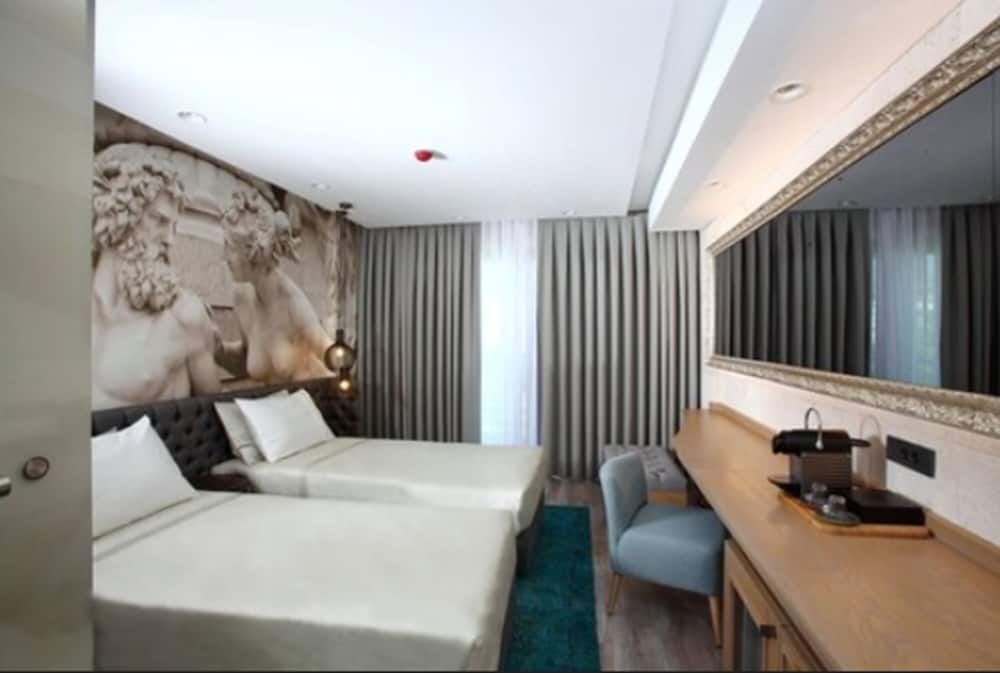 Double Room, Ground Floor photo 3