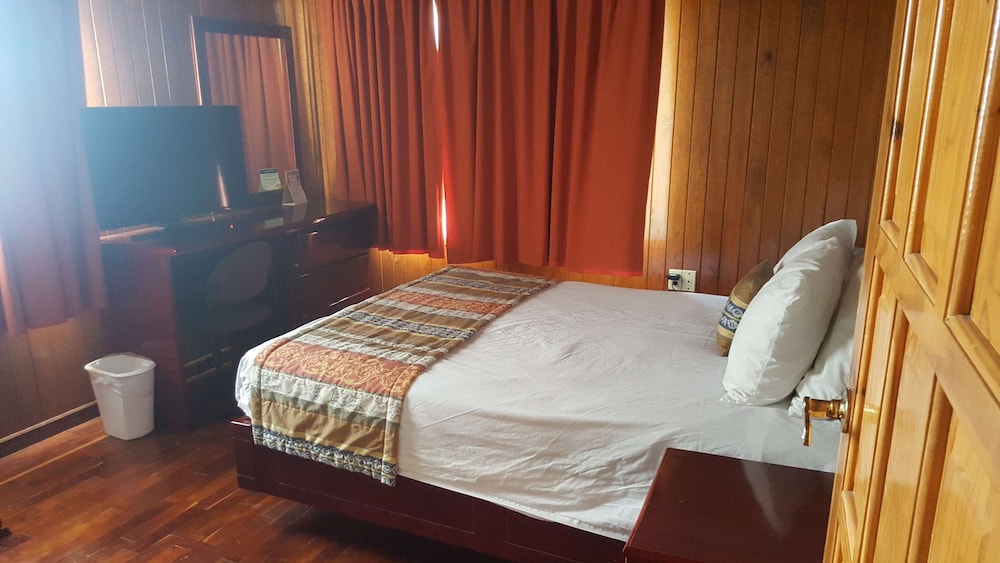 Junior Suite, 2 Queen Beds, Non Smoking photo 2