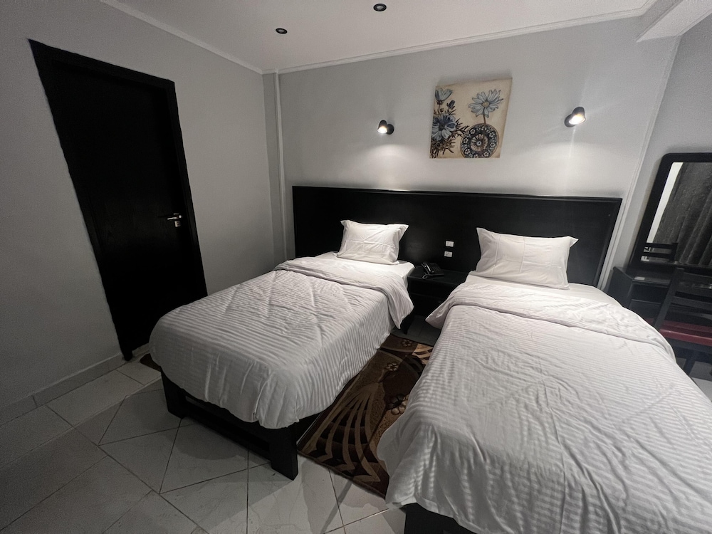 Deluxe Double or Twin Room, Multiple Beds photo 2