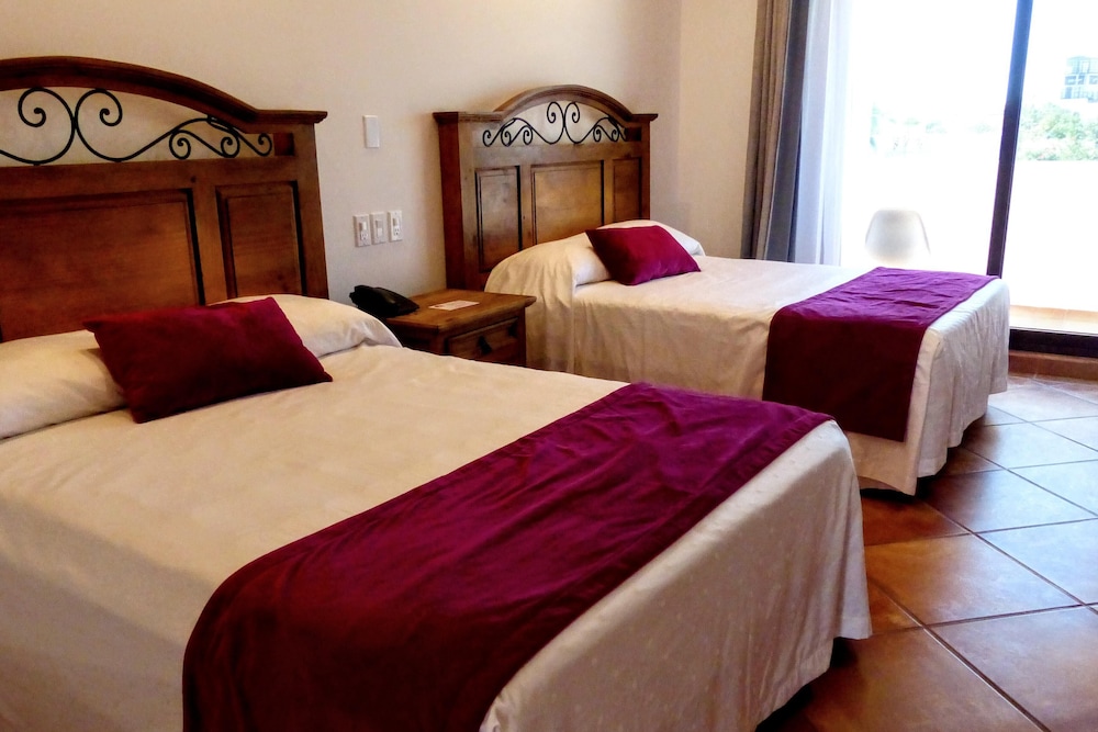 Deluxe Double Room, 2 Double Beds, City View, Tower