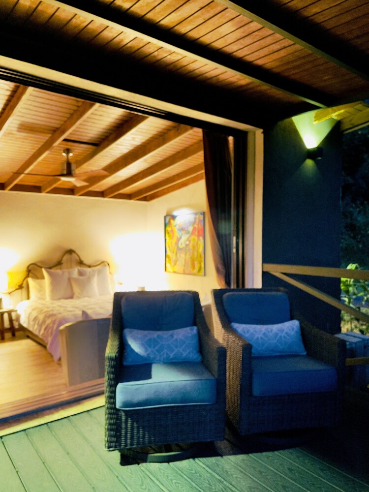Deluxe Cabin, 1 King Bed, Mountain View photo 2