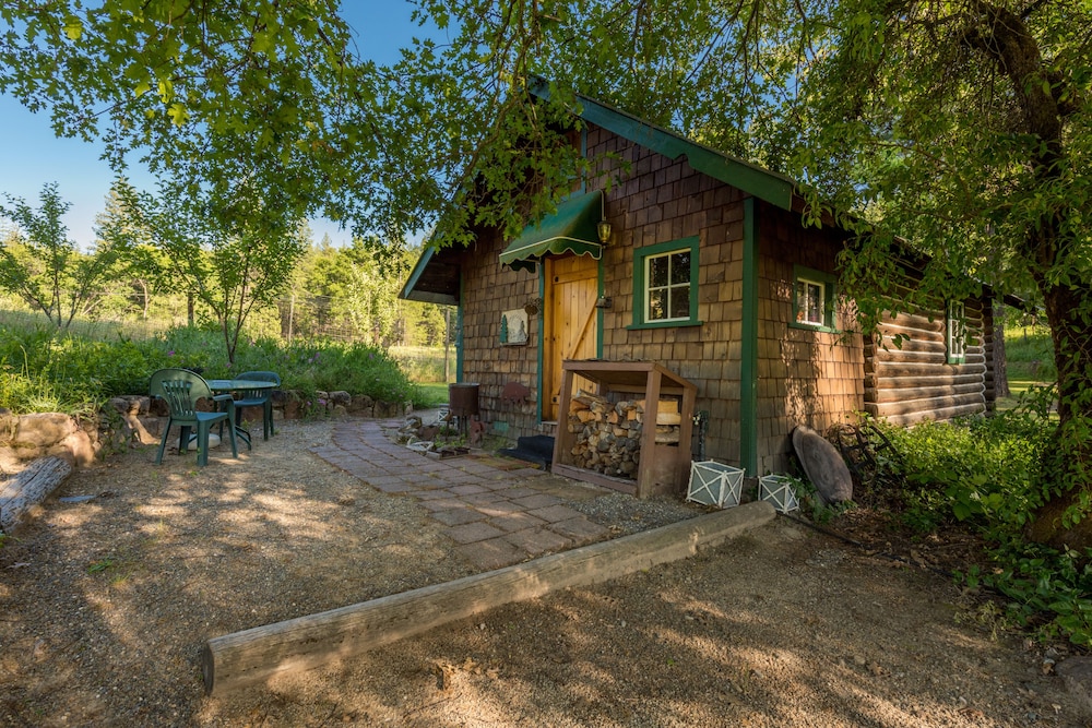 Premium Cabin photo 3