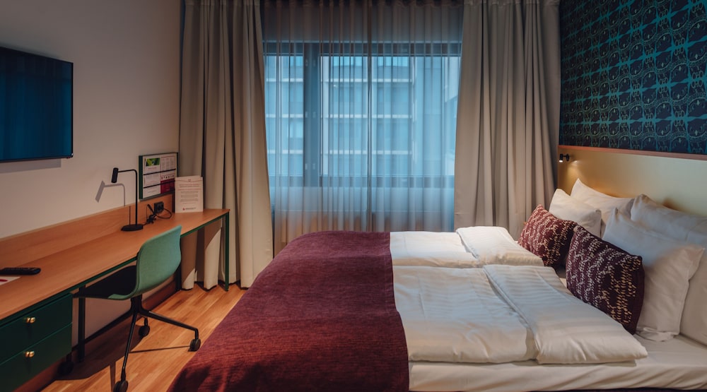 Standard Room, 1 Queen Bed - Photo 5