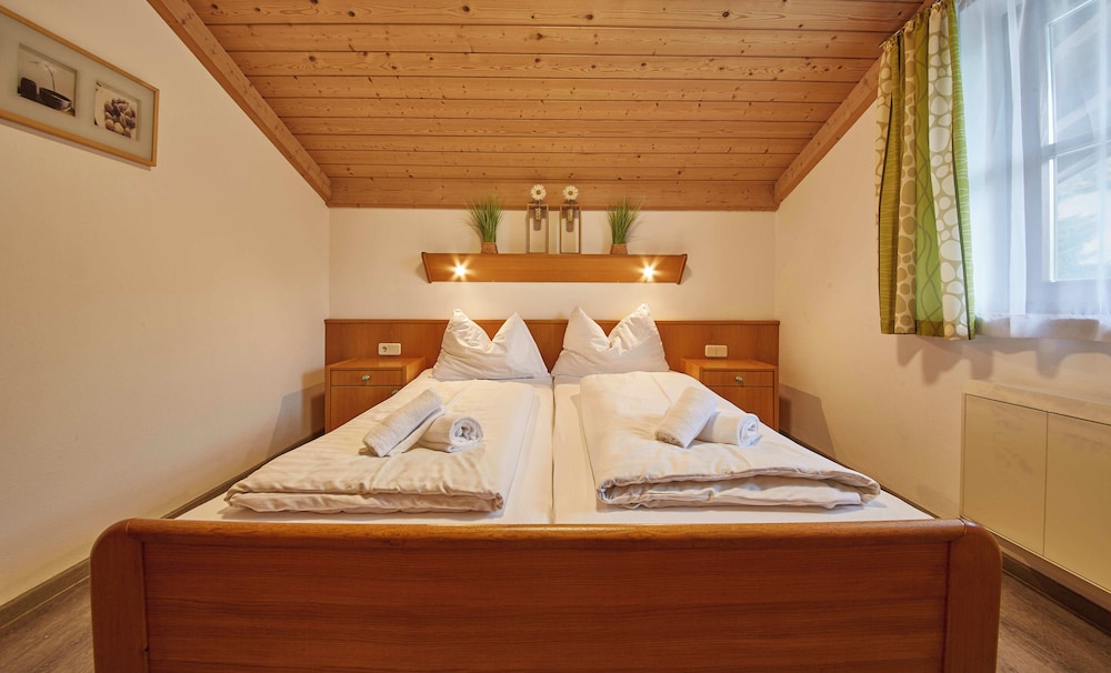 Classic Apartment, 1 Bedroom, Balcony, Mountain View