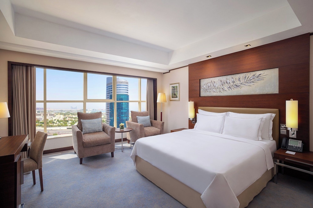 Club Room, Club Lounge Access thumbnail 6