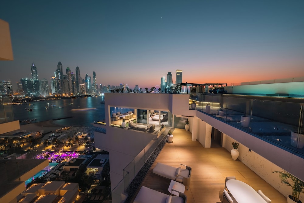 5 BED | Penthouse Duplex w/Pool
